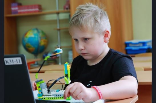 В центре «IT-куб» на базе Новосибирской классической гимназии № 17 обучаются более 700 ребят